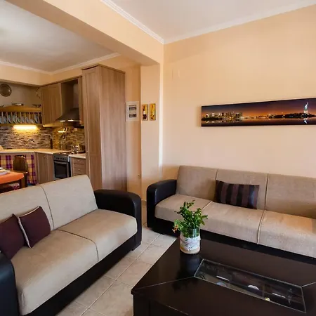 Semesterbostad Almondtree House - Private Parking *
