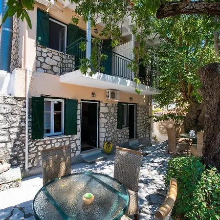 Semesterbostad Almondtree House - Private Parking Exanthia