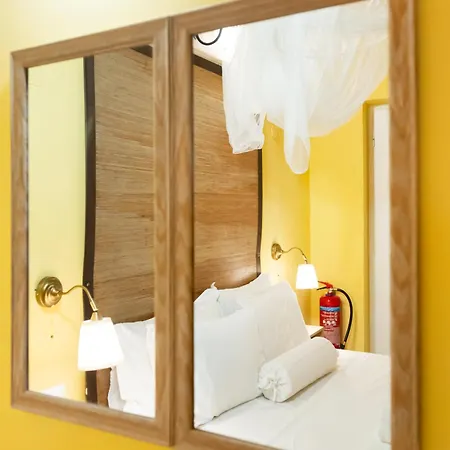 Almondtree House - Private Parking * Exanthia