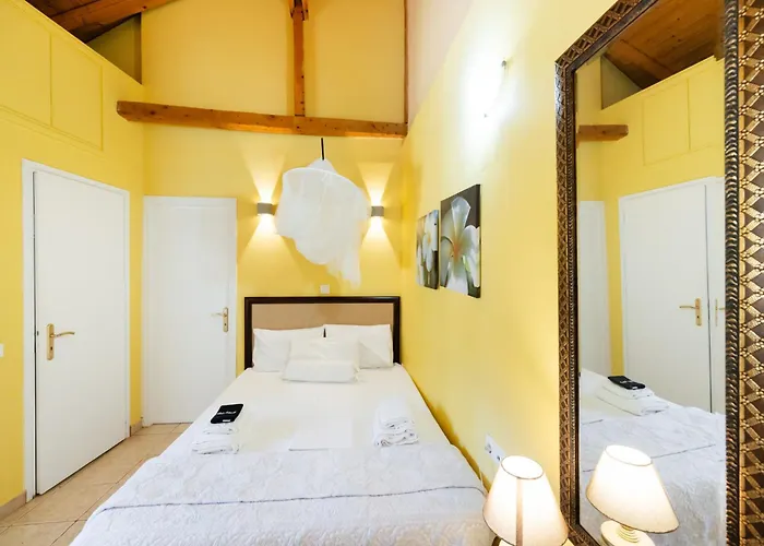 Σπίτι διακοπών Almondtree House - Private Parking