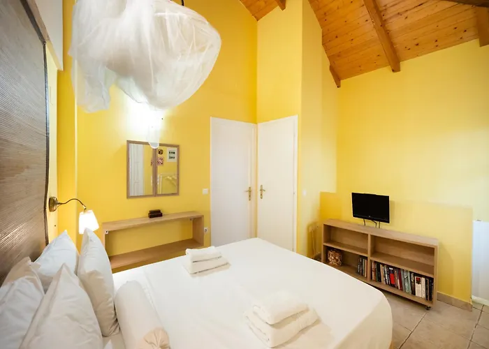 Σπίτι διακοπών Almondtree House - Private Parking *