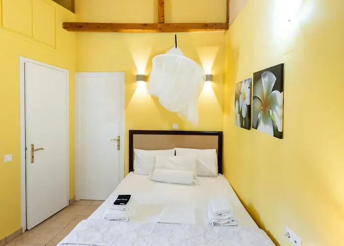 Σπίτι διακοπών Almondtree House - Private Parking *