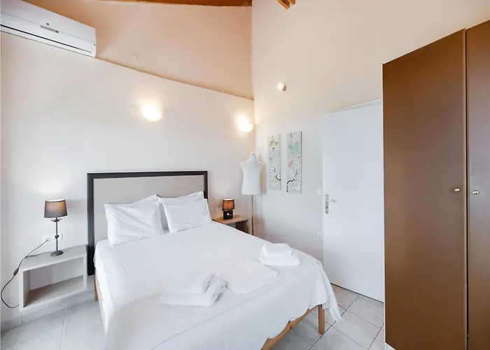 Σπίτι διακοπών Almondtree House - Private Parking *